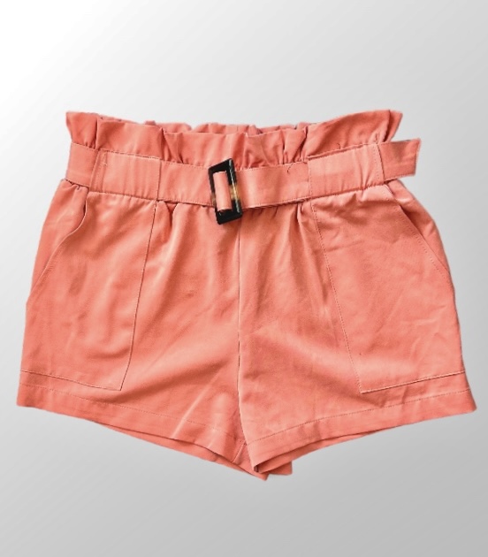 מכנסיים קצרים מחויטים בגזרה גבוהה! בשילוב חגורת בד! מידה S