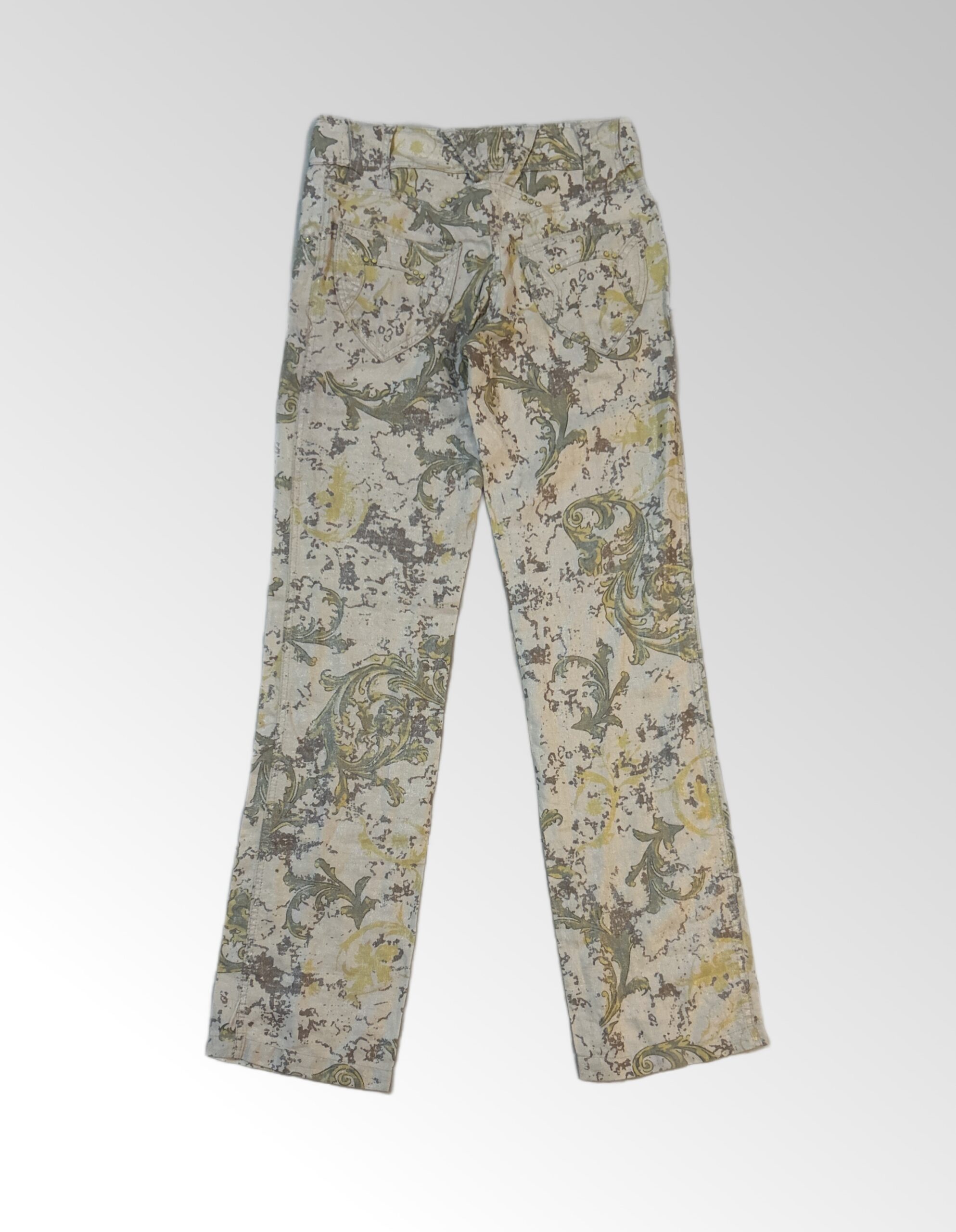 חדשים! מכנסיים בגזרה ישרה בהדפס מגניב וטיפה מנצנץ בשילוב כפתורים ורוכסנים! מידה 36 Cosa Jeans – תמונה 3