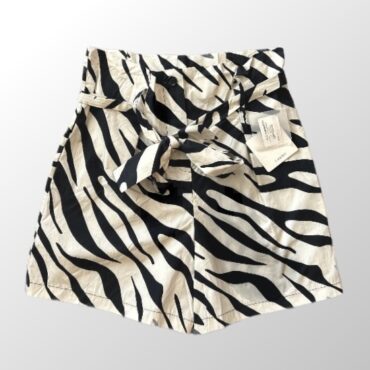 עם טיקט! מכנסיים קצרים מנומרים! בגזרה גבוהה! בשילוב חגורה!  Lumina מידה M