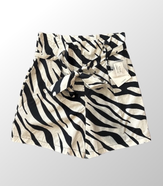 עם טיקט! מכנסיים קצרים מנומרים! בגזרה גבוהה! בשילוב חגורה!  Lumina מידה M