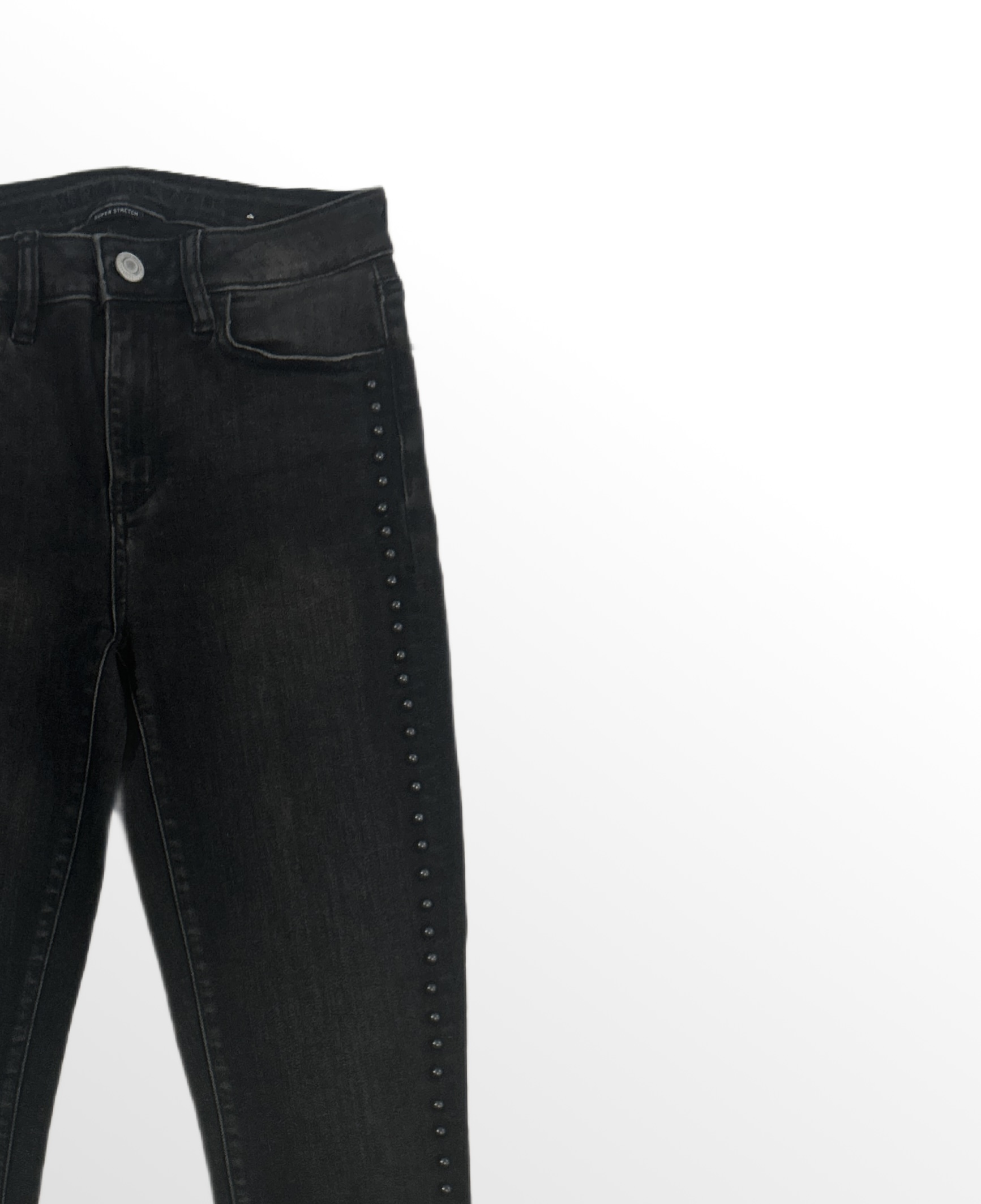 ג׳ינס סקיני לייקרה American eagle בגזרה גבוהה בצבע שחור בשילוב ניטים שחורים לאורך הצדדים! מידה 27 – תמונה 2