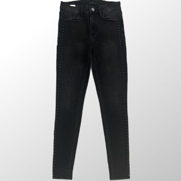 ג׳ינס סקיני לייקרה American eagle בגזרה גבוהה בצבע שחור בשילוב ניטים שחורים לאורך הצדדים! מידה 27