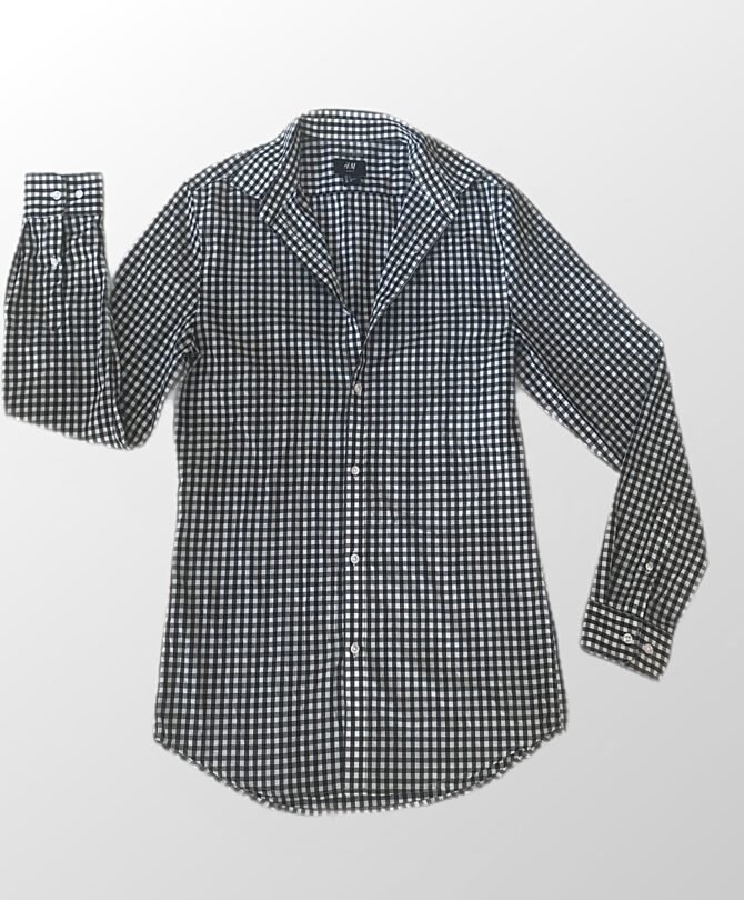 חולצה מכופתרת אוברסייז H&M בהדפס משבצות שחור לבן מידה S