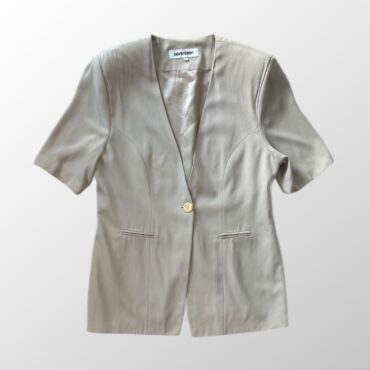 בלייזר אוברסייז עם שרוולים קצרים של Seventeen! אוברסייז! מידה L  היקף 100 ס״מ