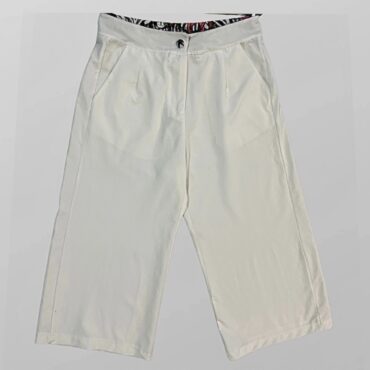 עם טיקט! מכנסי 3/4 בצבע לבן אלגנטי ורחבים בגזרה גבוהה  מידה 38