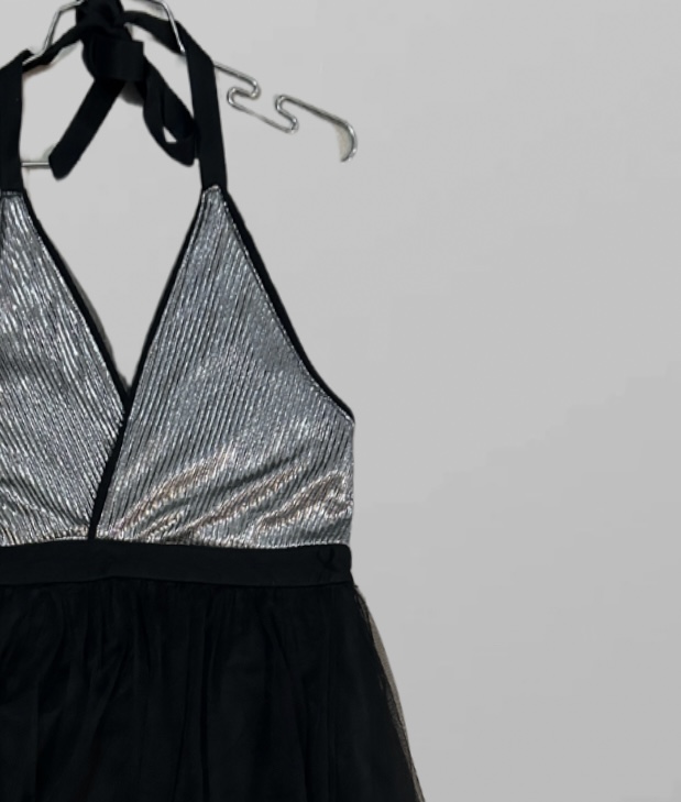 עם טיקט! שמלת ערב קולר בשילוב כסף וטול! מידה M Luxxel – תמונה 2