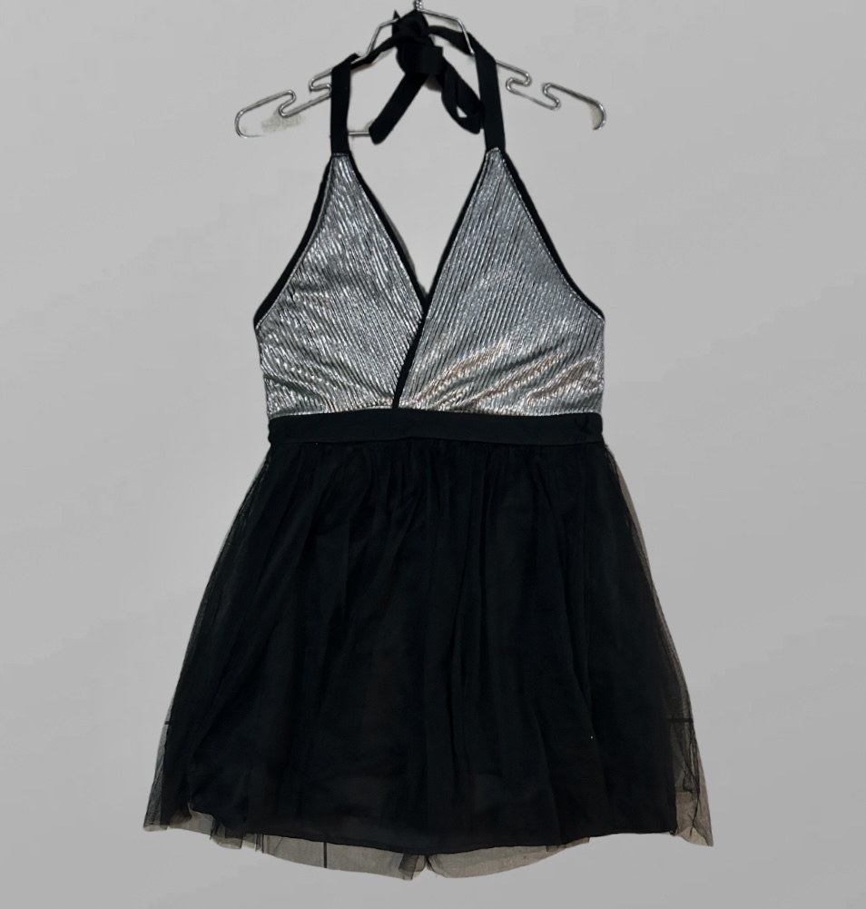 עם טיקט! שמלת ערב קולר בשילוב כסף וטול! מידה M Luxxel