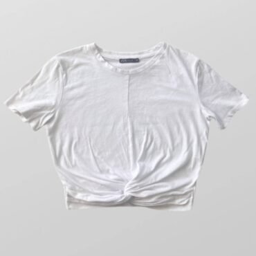 טישרט כותנה בצבע לבן! עם כיווץ מחמיא במותן מקדימה! מידה M Zara