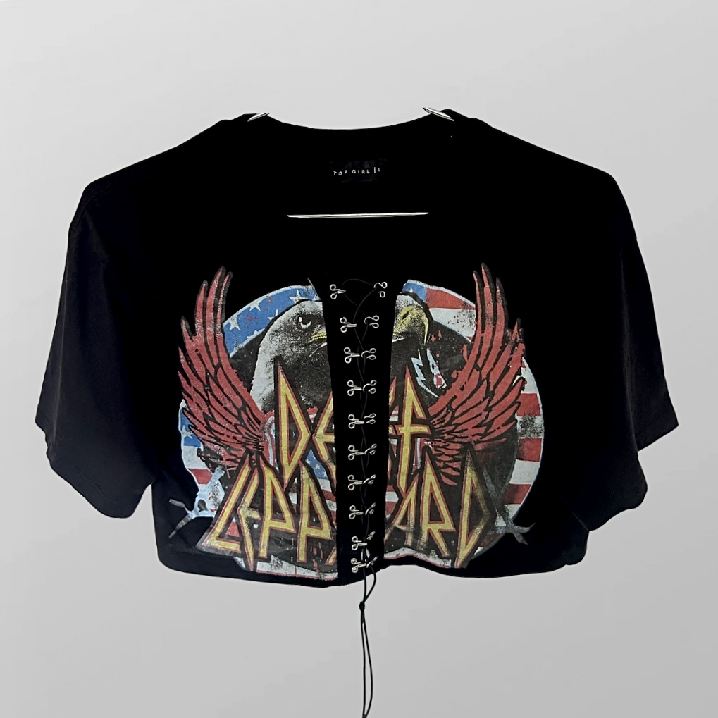 חולצת קרופ מודפסת בשילוב שרוכים הנתנים לכיווץ S