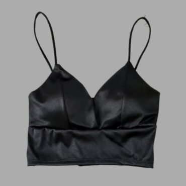 חזיית טופ משולשים! חדשה! סאטן בצבע שחור! מתכווננת מידה S