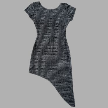 שמלת לייקרה א-סימטרית בטקסטורת ריב! בצבע אפור! גב פתוח! מידה S-M