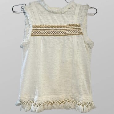 חולצת בוהו שיק עם עיטורים ופרנזים! בצבע קרם XS Topshop