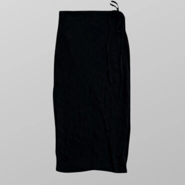 חצאית מידי מעטפת Zara- 100% כותנה, מעטפת עם קשירות מתכווננות במותן! בצבע שחור באורך מידי!