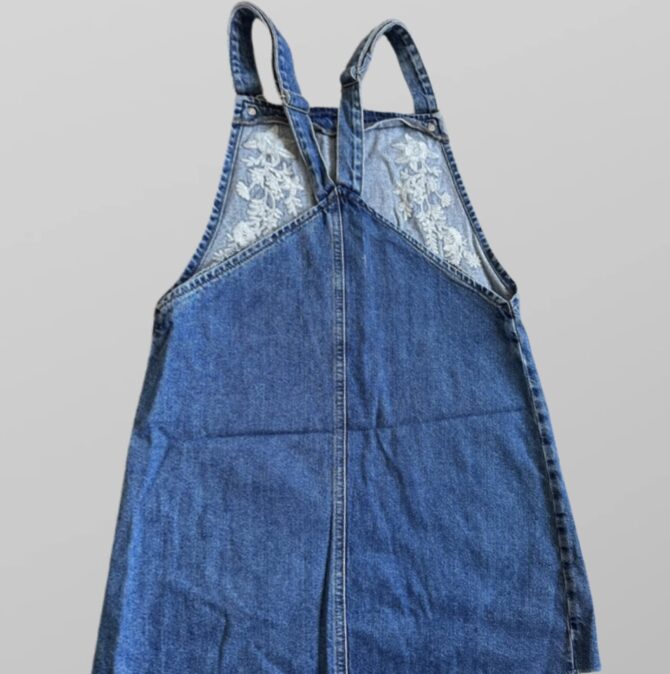 ⁦שמלת מיני Denim.co אוברול ג׳ינס רקומה מידה S⁩ – תמונה ⁦3⁩