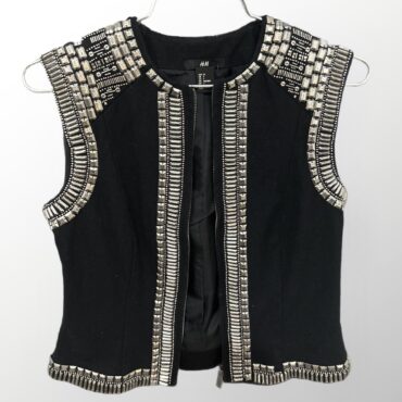 וסט מעוצב H&m בשילוב ניטים, אורך סטנדרטי מידה 24