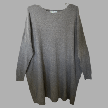 “שמיים וארץ״ מידה 44-46 סריג/שמלת אוברסייז רחבה בצבע אפור היקף - 146 ס״מ