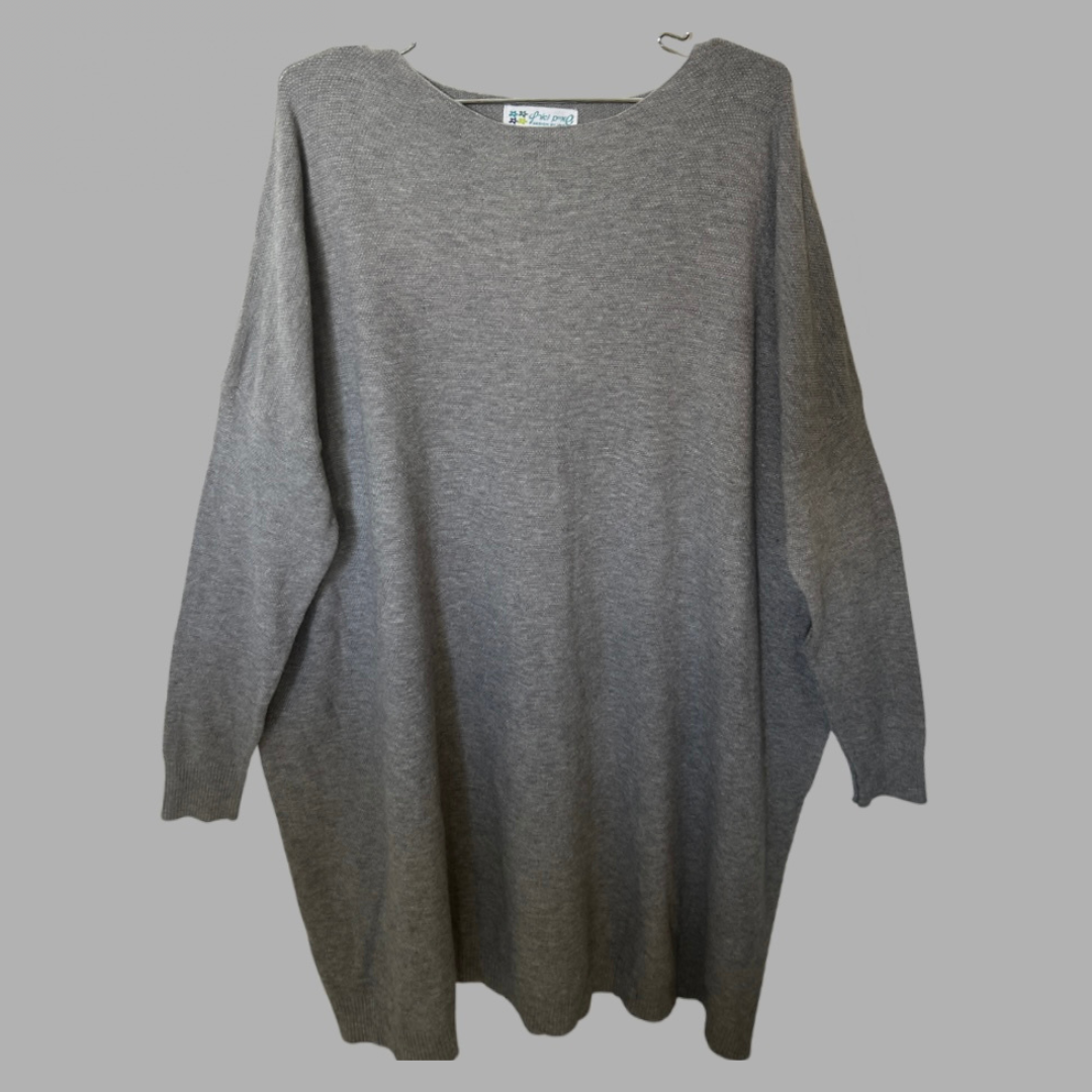 “שמיים וארץ״ מידה 44-46 סריג/שמלת אוברסייז רחבה בצבע אפור היקף - 146 ס״מ