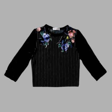 חולצת קרופ “יעלה״ בשילוב פסים עם אפליקציות פרחים ושרוולי קרושה (לייקרה)