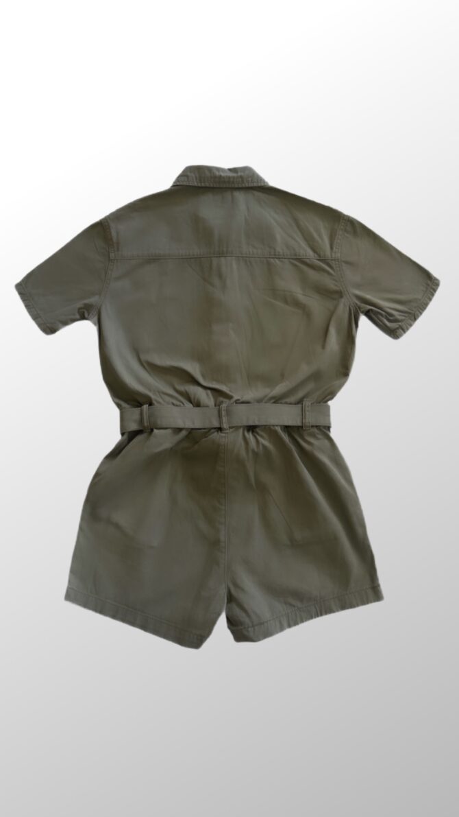 ⁦אוברול קצר Lee Cooper בצבע ירוק זית S⁩ – תמונה ⁦3⁩