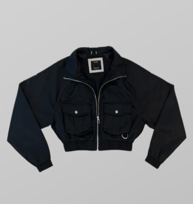 ג׳קט Bershka דקיק עם כיסים גדולים אוברסייז וגומי! מידה 36 במותן