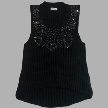 אפודה Studio Pasha בשילוב עיטורי חרוזים M