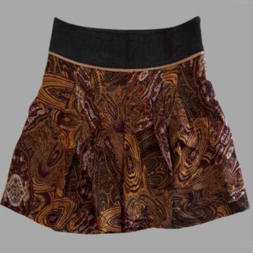 חצאית מיני סאטן RESEVED מודפסת מידה 34 היקף מותן 75 ס״מ