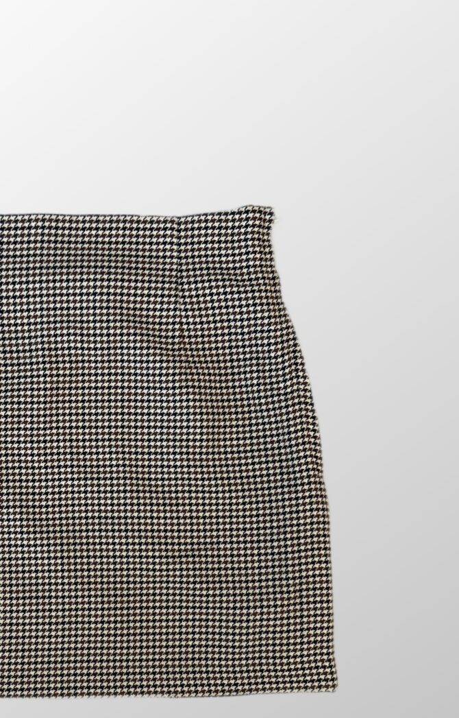 ⁦חצאית מיני משבצות H&M בהדפס פפיטה מידה 26⁩ – תמונה ⁦2⁩