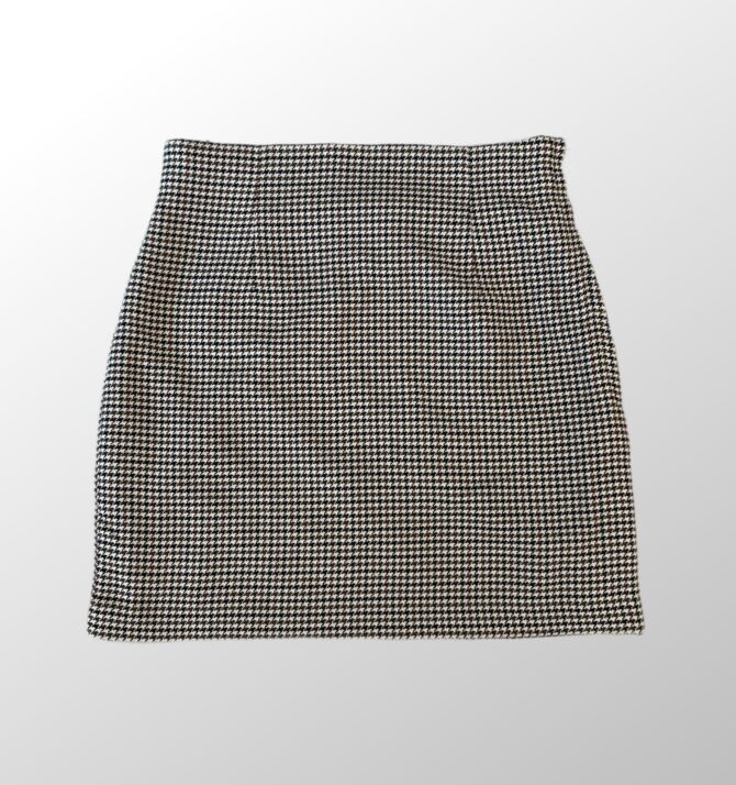 חצאית מיני משבצות H&M בהדפס פפיטה מידה 26