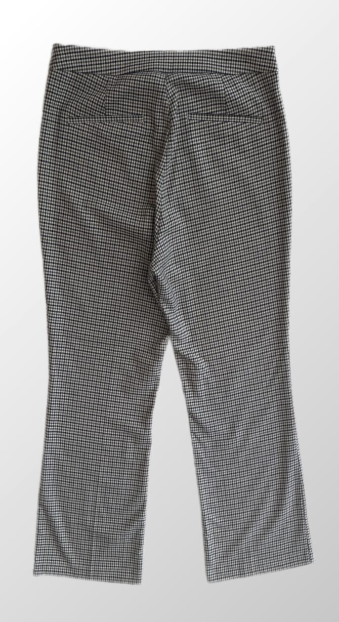 ⁦מכנסיים משובצים H&M פפיטה בגזרת קרופ ישרה! מידה 42⁩ – תמונה ⁦3⁩