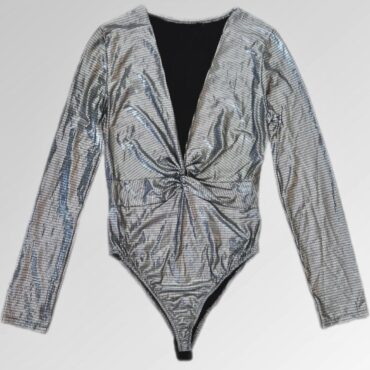 בגד גוף מעוצב מטאלי כסוף! מחשוף עמוק מידה M