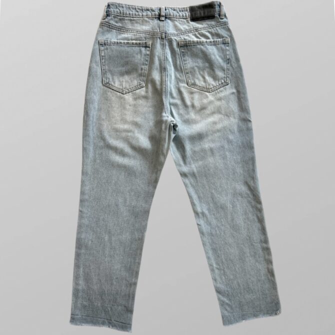 ⁦ג׳ינס MOM גזרה גבוהה עם סיומת פרומה! היקף מותן - 75 ס״מ (ללא לייקרה)⁩ – תמונה ⁦3⁩