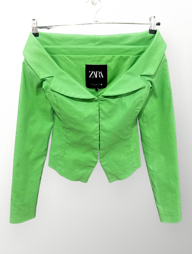 חולצה ZARA מחויטת לייקרה אוף שולדרס סגירת קרסים  XS