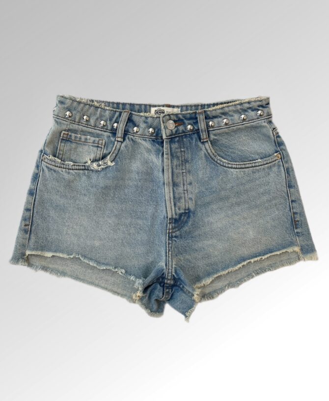 מכנסי ג׳ינס קצרים ZARA בשילוב ניטים בגזרה גבוהה! מידה 28