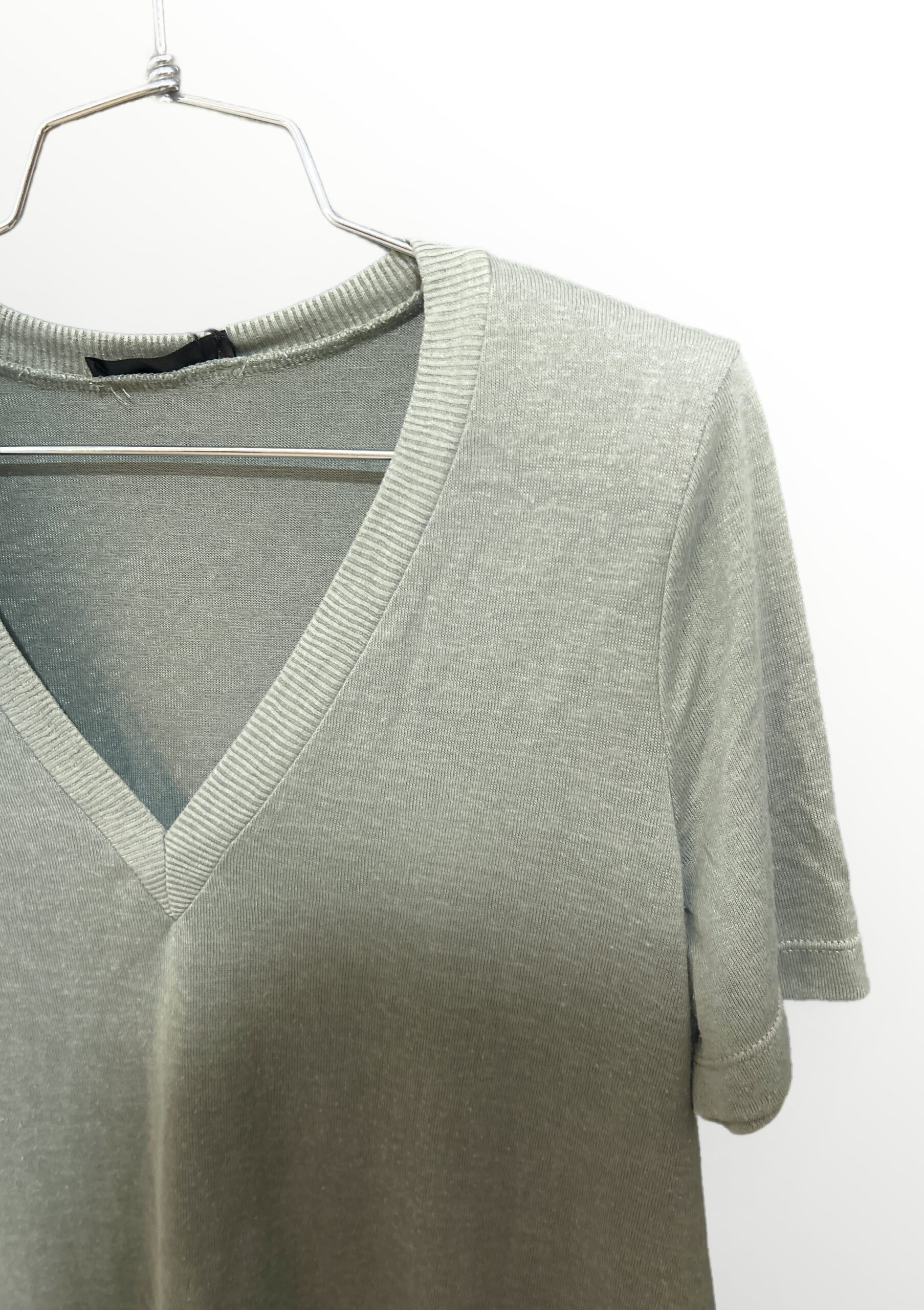 חולצת טישרט עם כריות כתפיים מידה M – תמונה 2