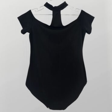 בגד גוף לייקרה RENUAR עם קולר וכתפיים חשופות! מידה L