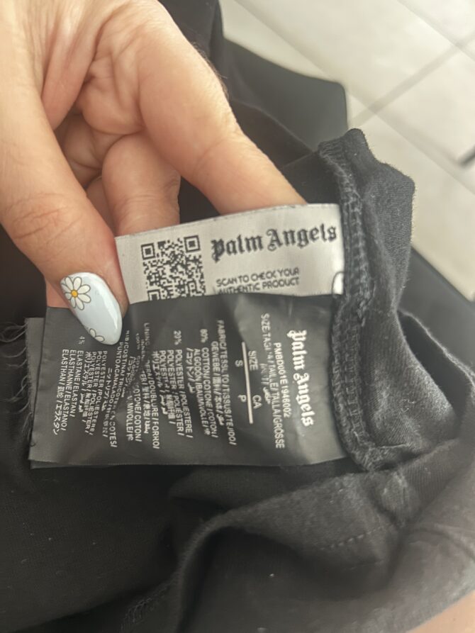⁦טישרט שחורה עם כיתוב אחורי Palm Angels מידה S גזרה משוחררת⁩ – תמונה ⁦4⁩