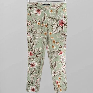 מכנסיים מחויטים בהדפס פרחים גזרה גבוהה Zara מידה M