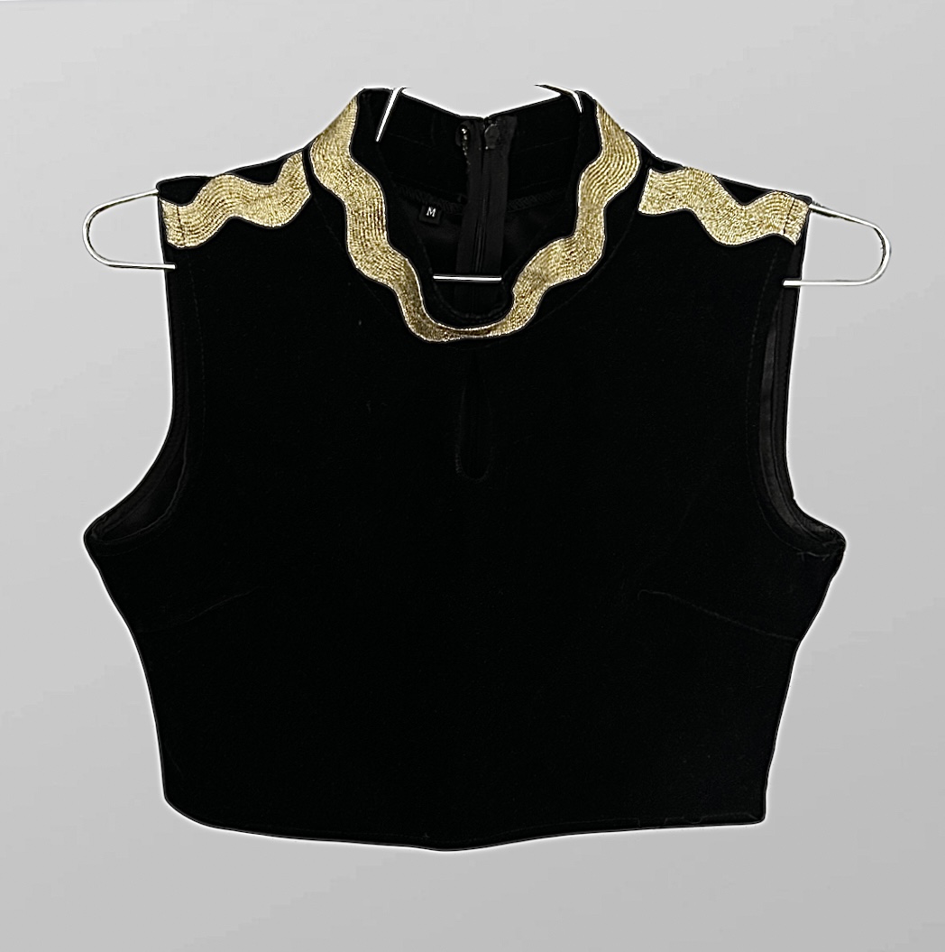 חולצת קרופ קטיפה בעיטורי זהב מידה M