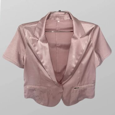 בלייזר סאטן חגיגי קצר בצבע ורוד בהיר מידה M