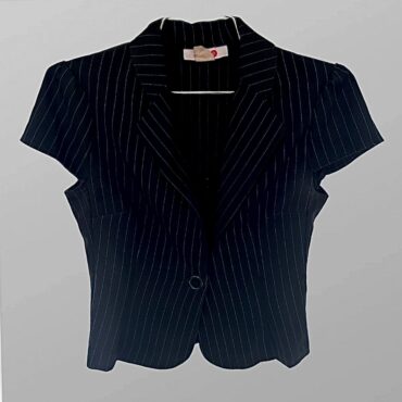 חולצת בלייזר קצרה פסים vintage מידה S עם קצת לייקרה