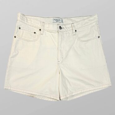 מכנסי ג׳ינס קצרים בצבע לבן בגזרה גבוהה מידה 42 Abercrombie