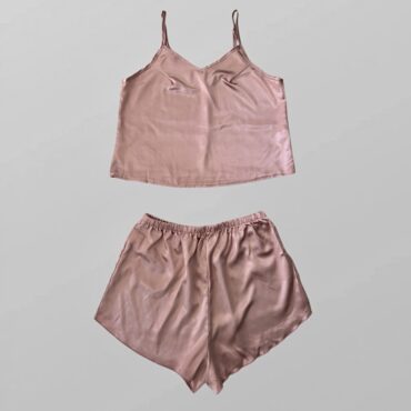 פיג׳מה סאטן ורודה מידה M חדשה ללא טיקט!