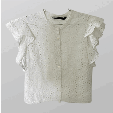 חולצת קרושה חירורים שרוולי מלמלה וכפתורים קדמיים מידה S של Zara