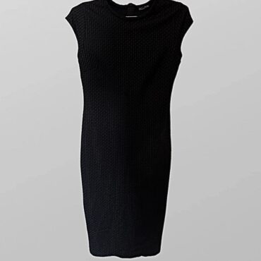 שמלת מידי אלגנטית לייקרה עם טקסטורה מידה M Zara