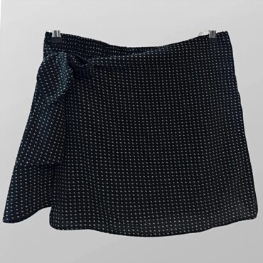 חצאית מעטפת עם קשירה בצד בהדפס נקודות מידה 40