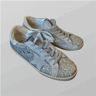 סניקרס מנצנצות כסופות של Golden Goose מידה 38.5