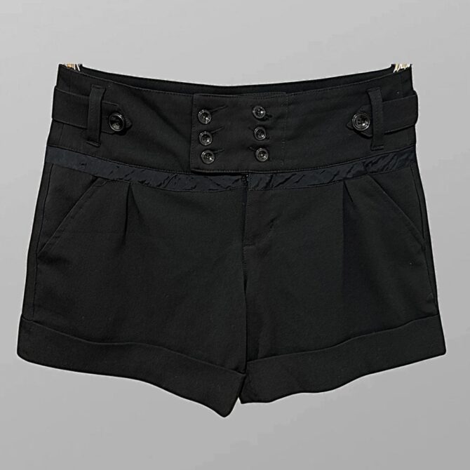 מכנסיים קצרים אלגנטיים בגזרת אמצע מידה L של Zara