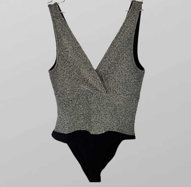 ⁦בגד גוף מנצנץ לייקרה עם מחשוף V מידה S של Zara⁩ – תמונה ⁦2⁩