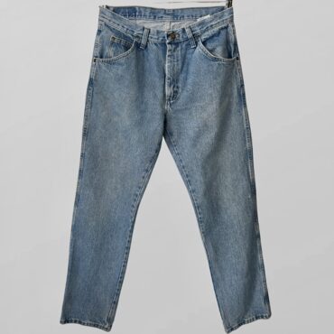 ג׳ינס בגזרה ישרה קלאסית גזרה גבוה מידה 31 של Wrangler