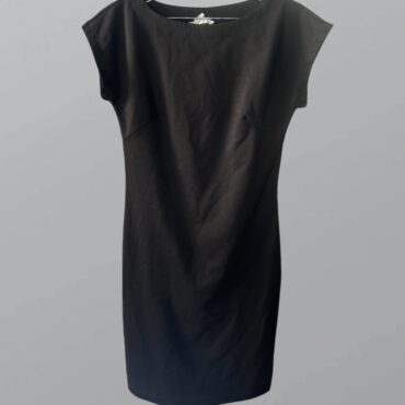 שמלת מיני שחורה מבד פייקרה נעים מידה S של Hm